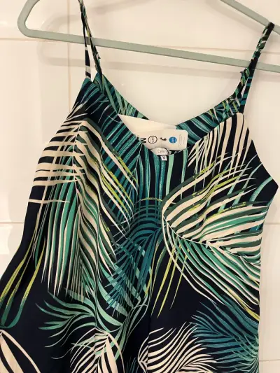 Blusa estampada de hojas tropicales talla M - miniatura 1