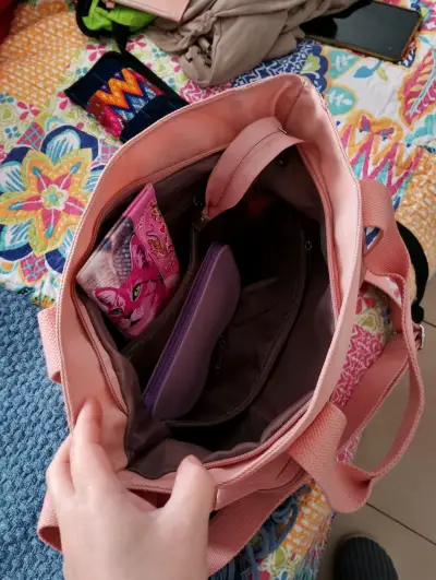 Bolso tote rosa con múltiples compartimentos - miniatura 4