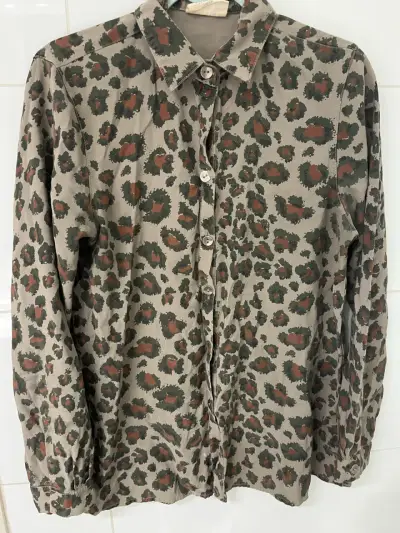 Camisa estampado animal print Americano talla L - miniatura 1