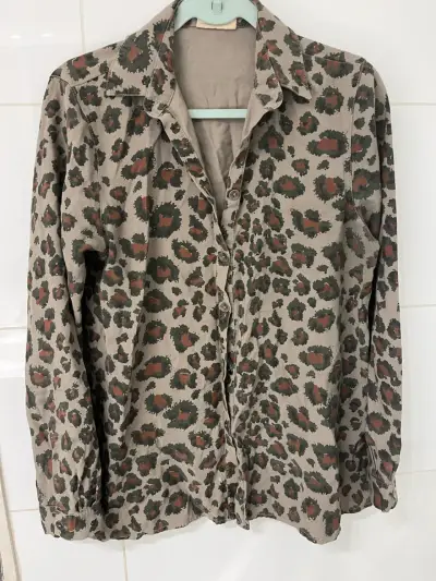 Camisa estampado animal print Americano talla L - miniatura 3