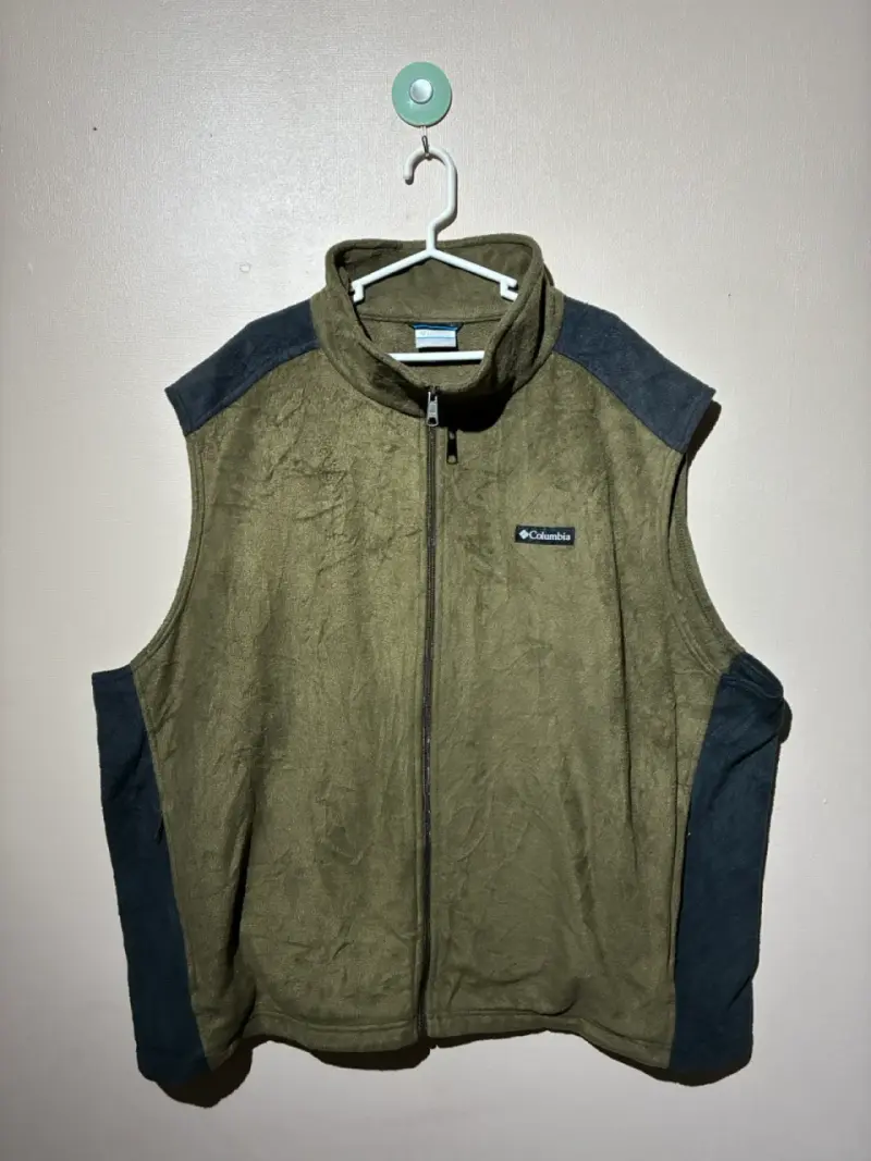 ♻️Chaleco polar sin mangas Columbia verde oliva - 1