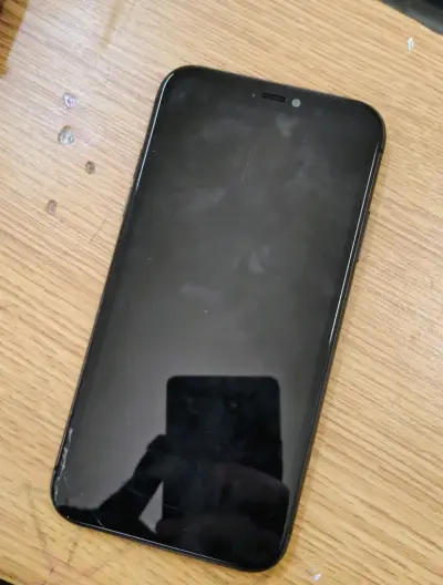 iPhone 11 usado en buen estado - miniatura 2