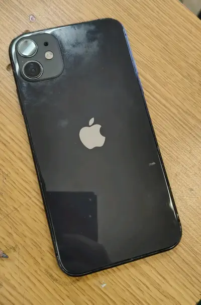 iPhone 11 usado en buen estado - miniatura 3