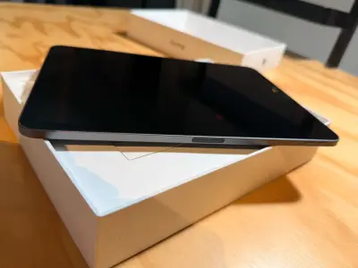 iPad Air 5ta Gen M1 64GB + Apple Pencil 2 + funda - miniatura 4