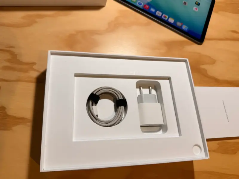 iPad Air 5ta Gen M1 64GB + Apple Pencil 2 + funda - 6