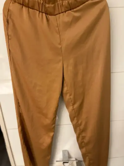 Pantalones color camel Aware by Vero Moda - miniatura 2