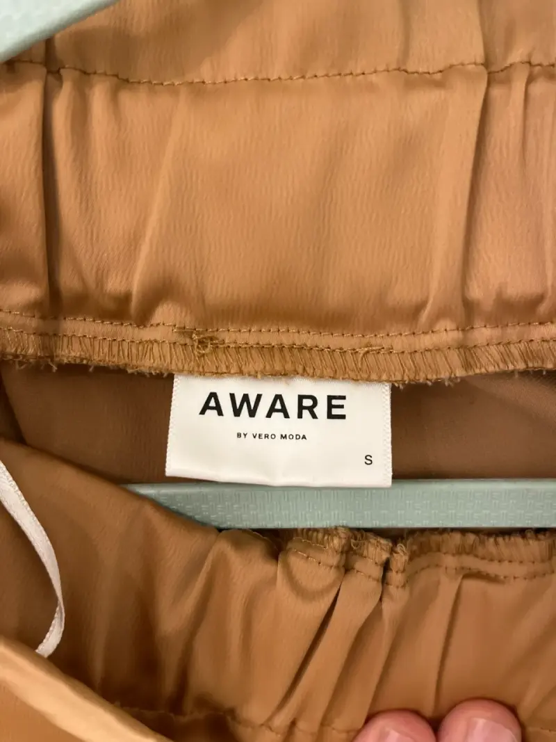 Pantalones color camel Aware by Vero Moda - 3