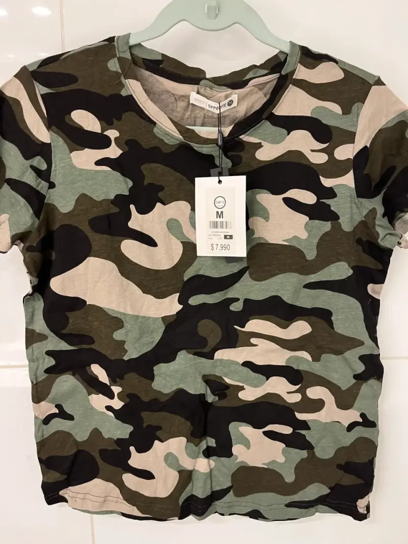 Polera camuflada para mujer talla M