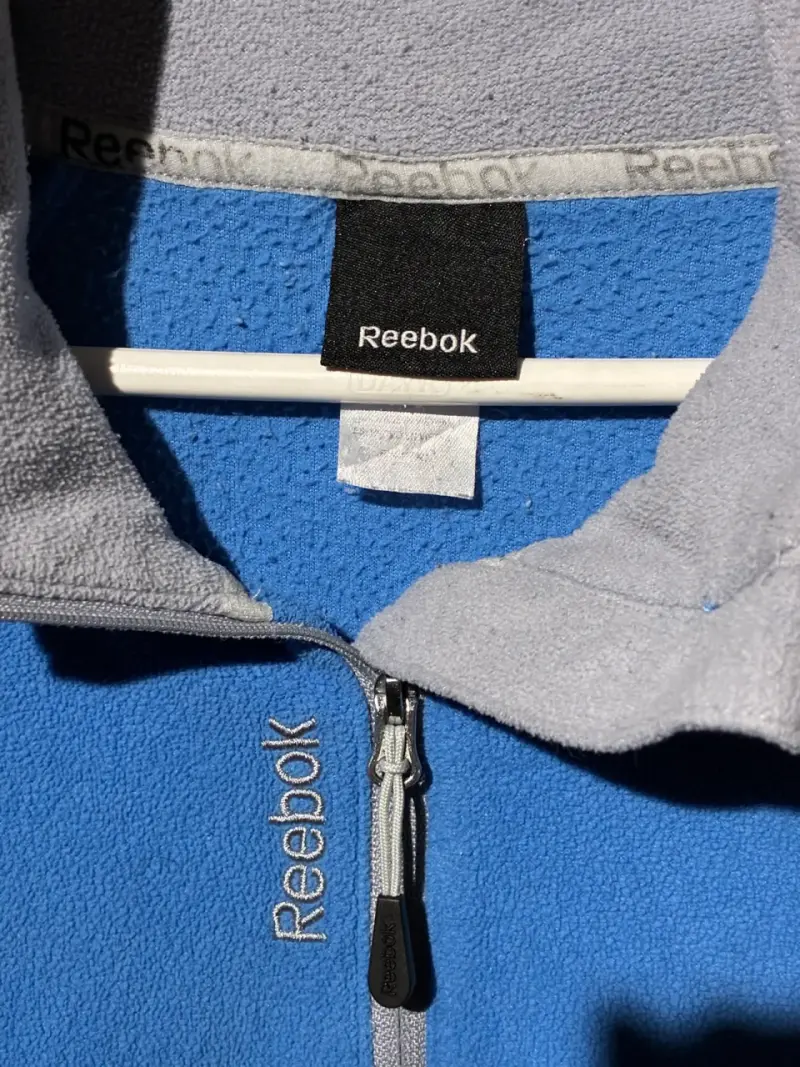 ♻️Polerón azul Reebok con cierre medio - 3