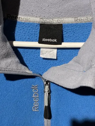 ♻️Polerón azul Reebok con cierre medio - miniatura 3