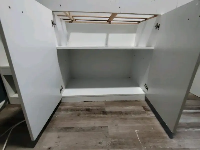 Cama alta con estantes integrados - 5