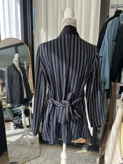 Blazer de rayas para mujer elegante - miniatura 2