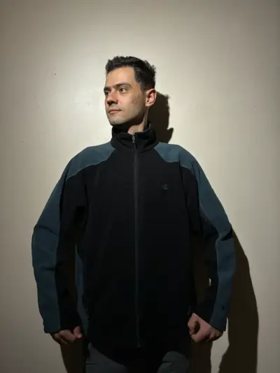 ♻️Chaqueta polar Champion negra y azul - miniatura 3