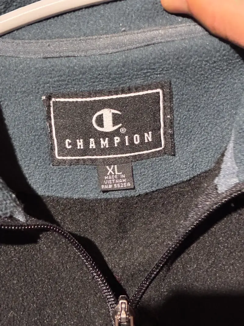 ♻️Chaqueta polar Champion negra y azul - 4