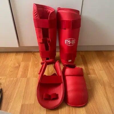 Protecciones de Karate Phoenix rojas - miniatura 2