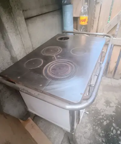 Cocina a leña de hierro fundido vintage - miniatura 2