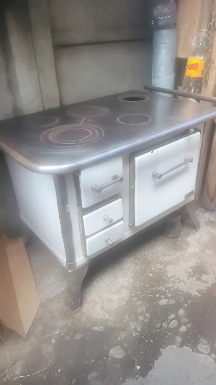 Cocina a leña de hierro fundido vintage - 3