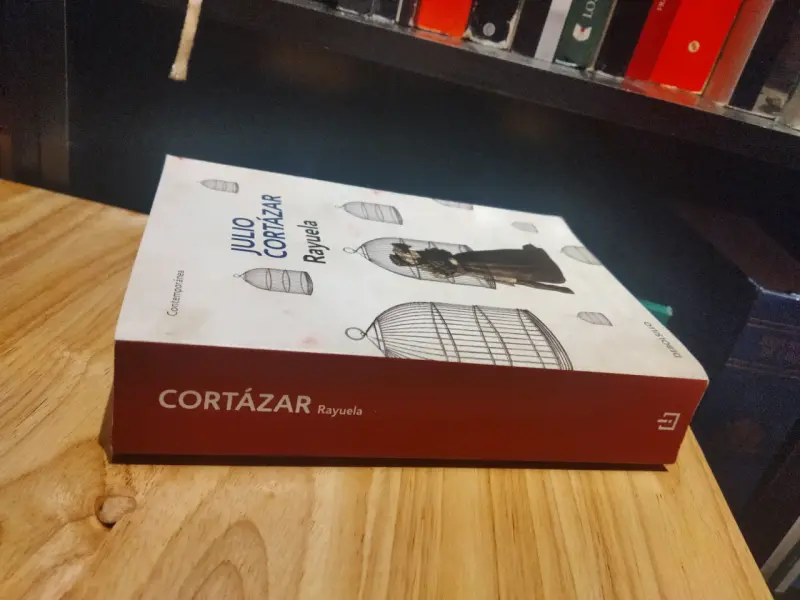 Libro 'Rayuela' de Julio Cortázar en buen estado - 2