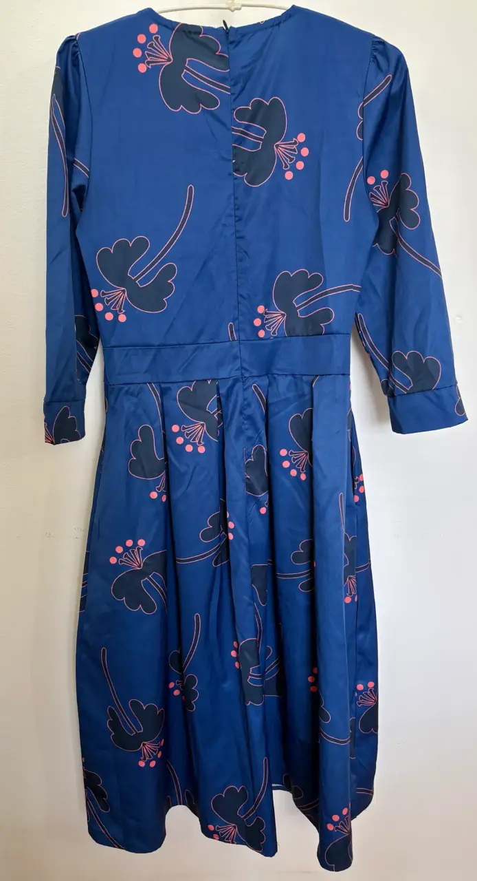 Vestido azul con estampado floral - 2