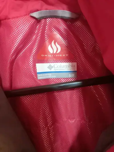 Chaqueta impermeable Columbia verde con capucha - miniatura 6