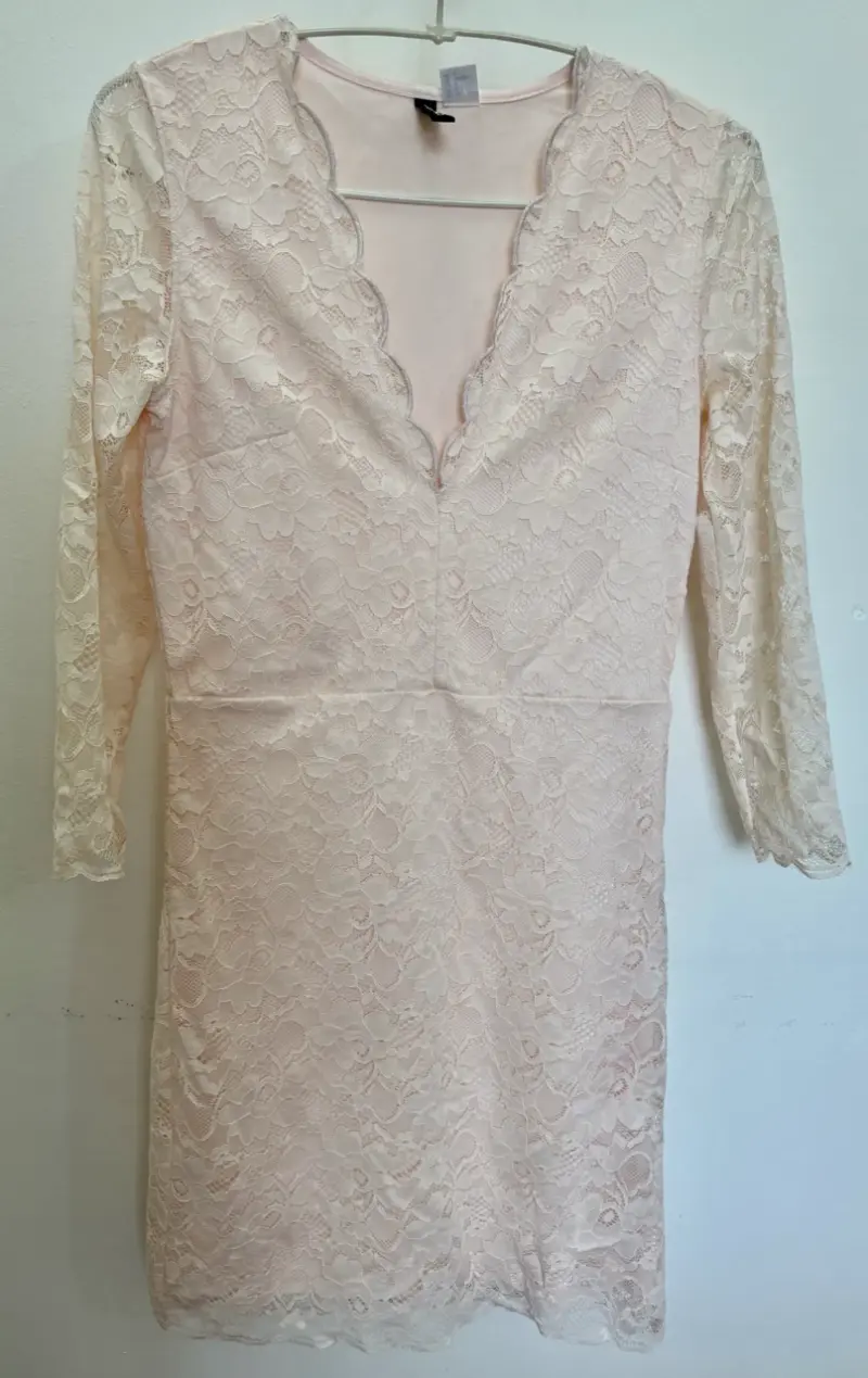Vestido de encaje rosa H&M talla 36 - 1