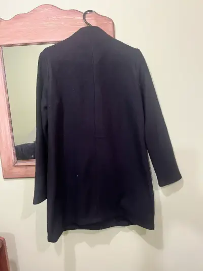 Abrigo negro para mujer con cierre - miniatura 2