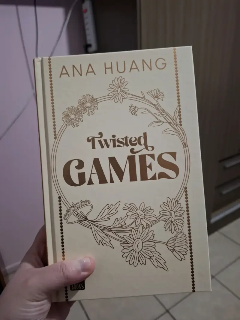 Libros 'Twisted Love' y 'Twisted Games' de Ana Huang - 2