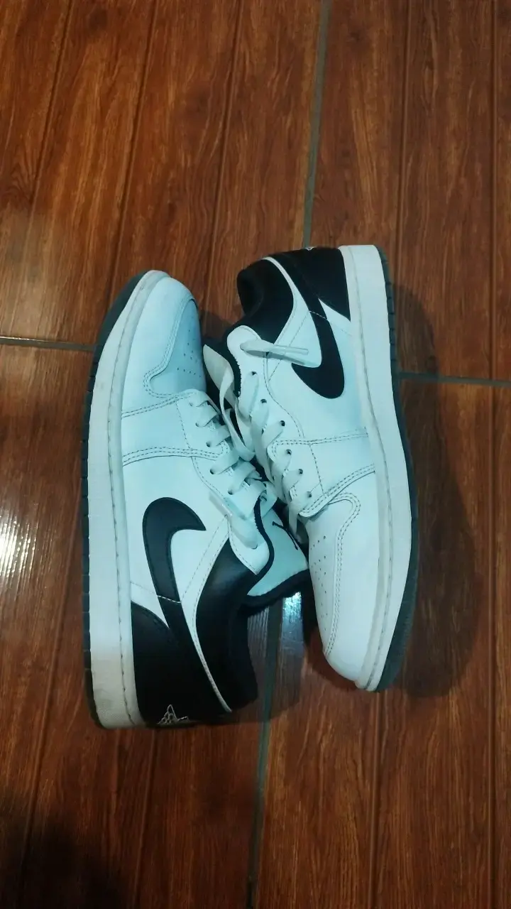Zapatillas deportivas blancas y negras Air Jordan - 2