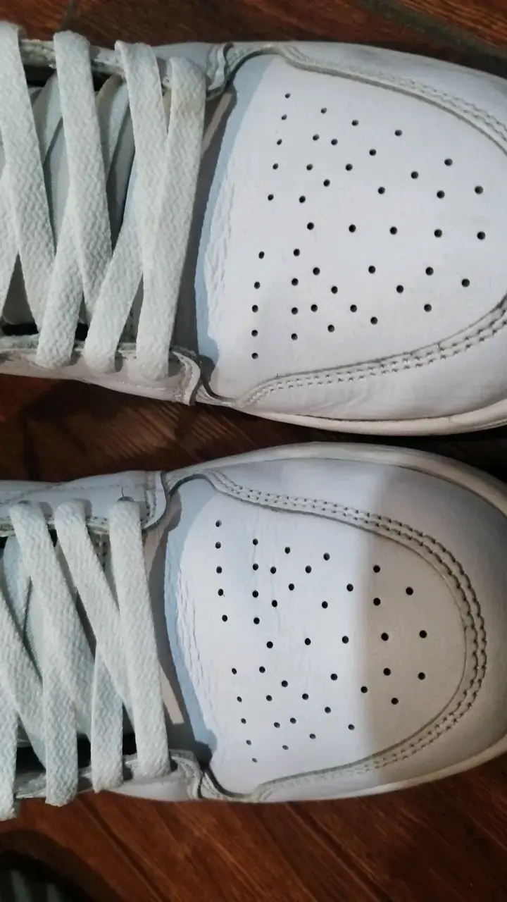 Zapatillas deportivas blancas y negras Air Jordan - 4