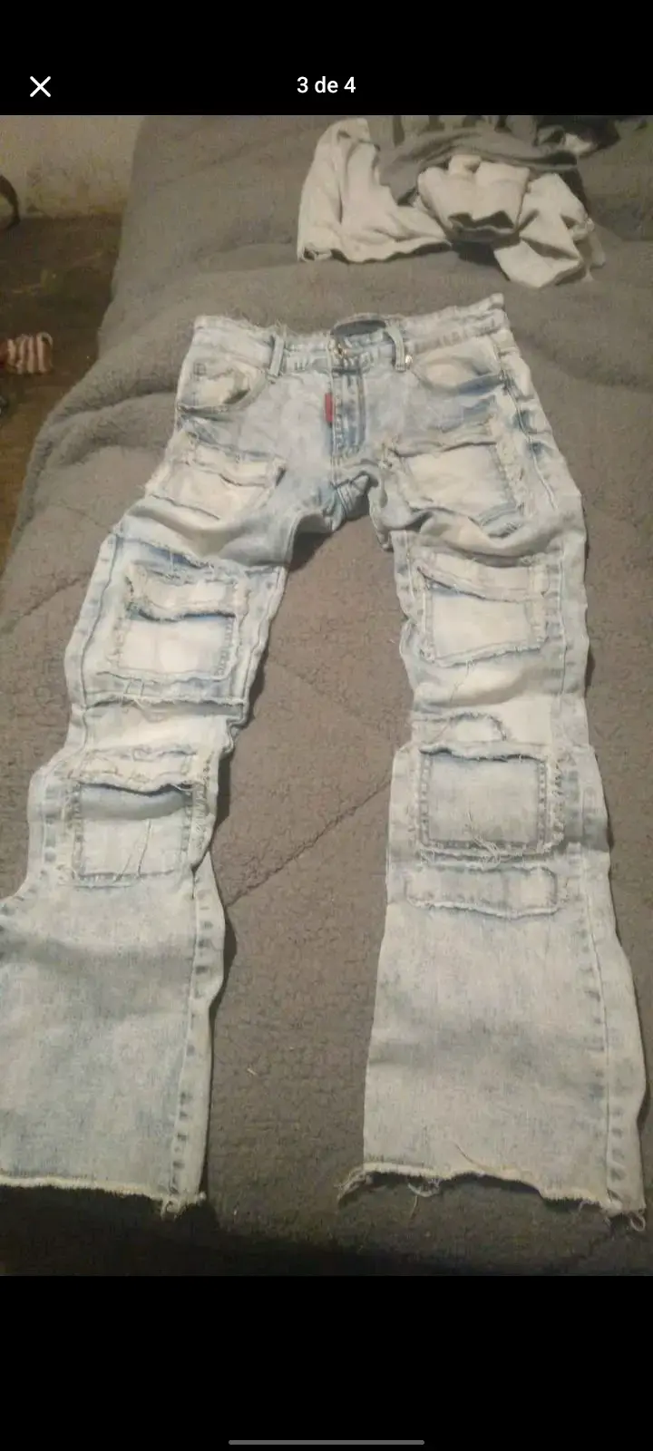 Jeans desgastados de mezclilla clara para mujer - 4