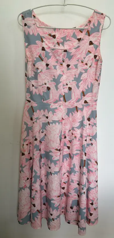 Vestido floral sin mangas para mujer - miniatura 2