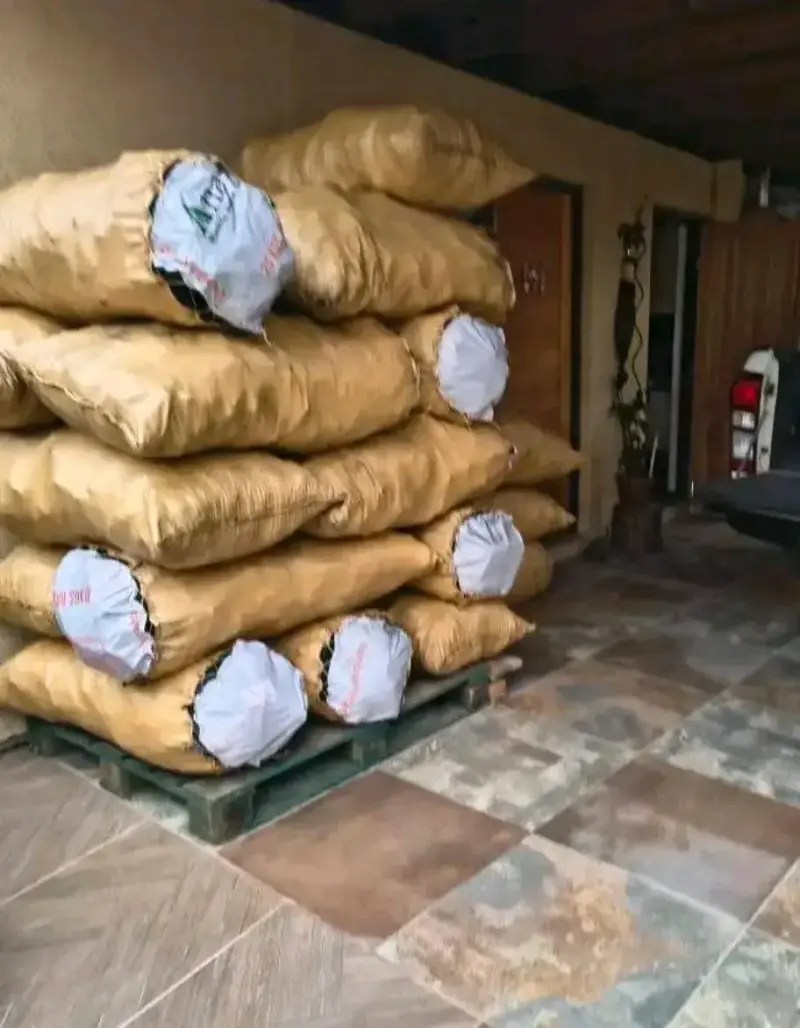 Sacos de Carbón Vegetal 50 kg - 4