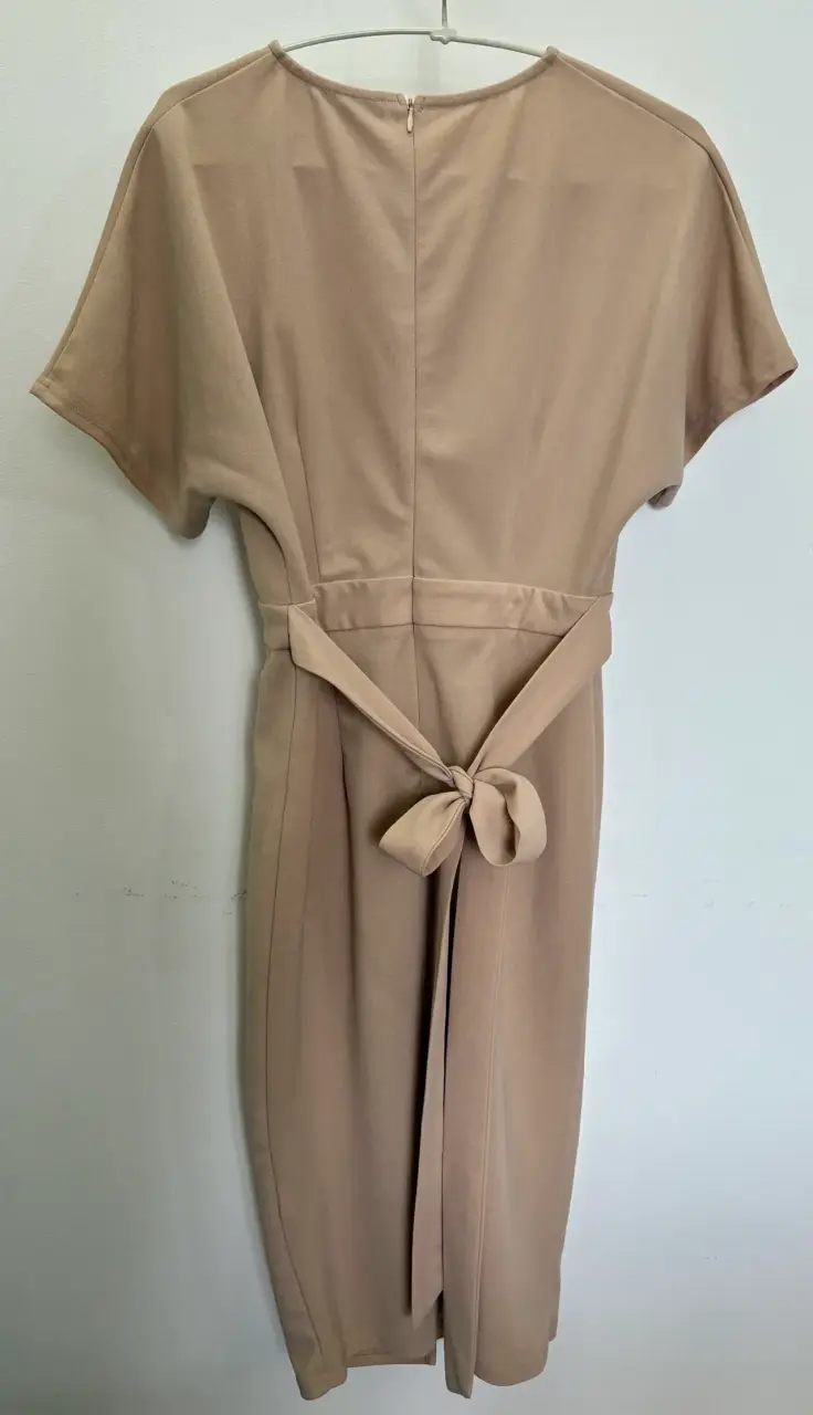 Vestido beige elegante Shein con lazo - 2