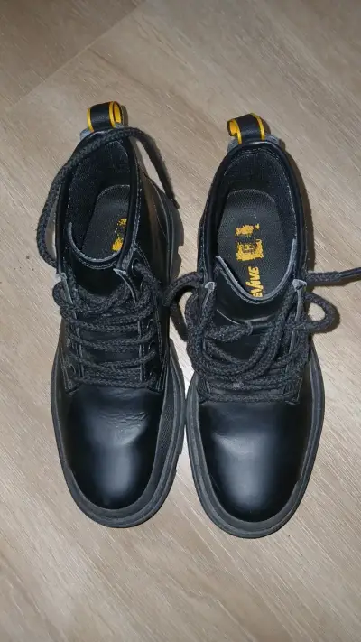 Botines Cat negros de cuero con suela gruesa - miniatura 2