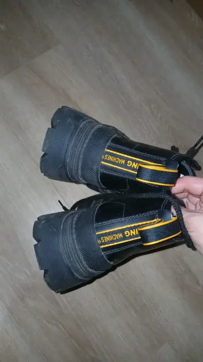 Botines Cat negros de cuero con suela gruesa - miniatura 3
