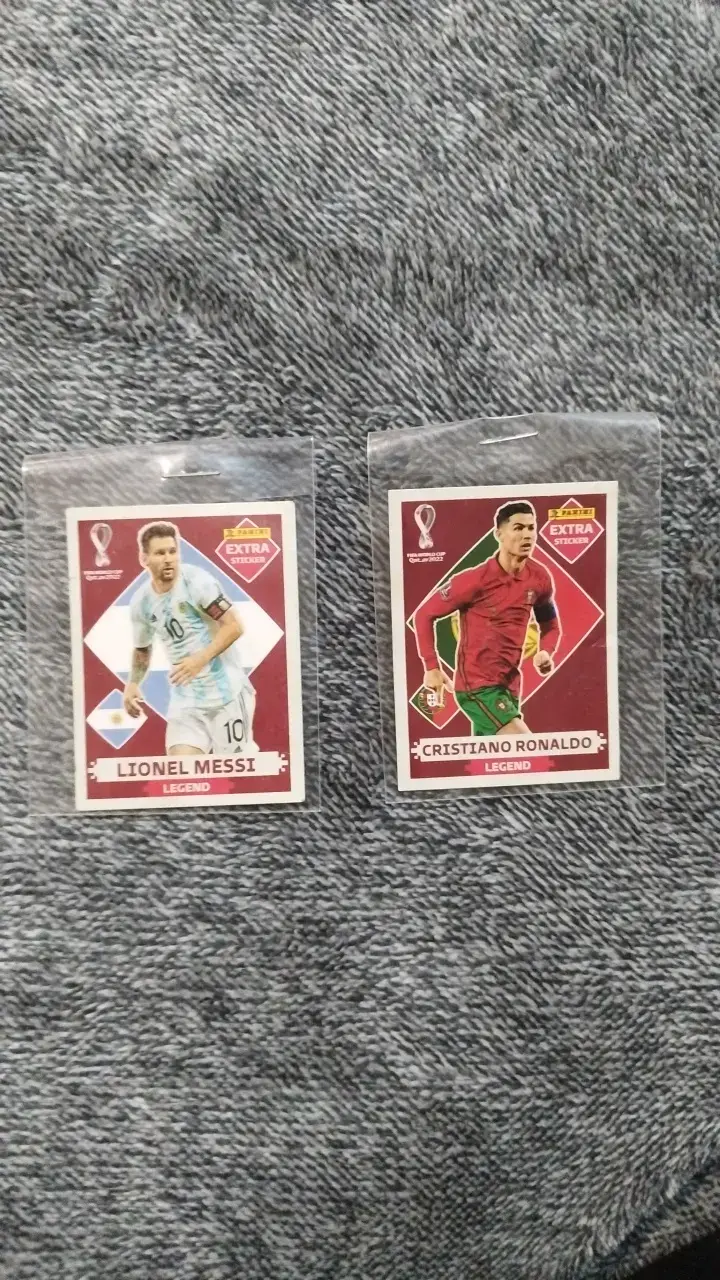 Figuritas Panini Lionel Messi y Cristiano Ronaldo Legend - 1
