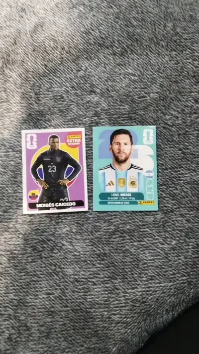 Figuritas Panini Mundial 2026 Moisés Caicedo y Lionel Messi - miniatura 1