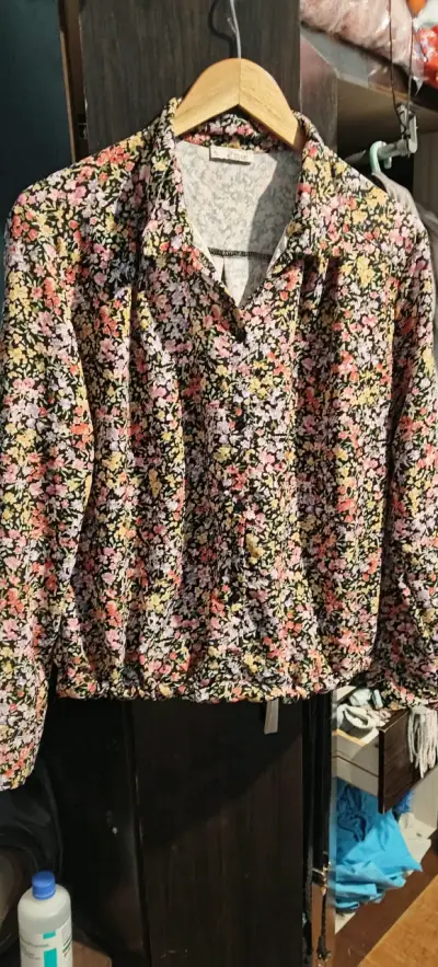 Blusa Floral de Primavera - miniatura 2