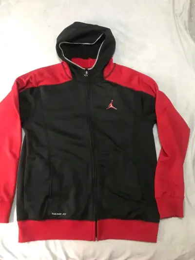 Polerón con capucha Jordan negro y rojo - miniatura 1
