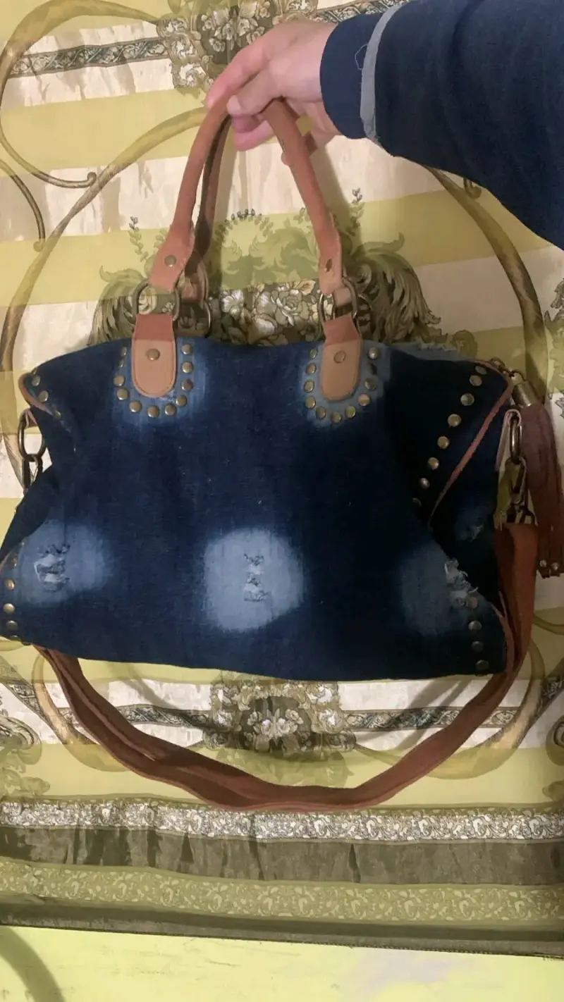 Bolso de mezclilla con tachuelas correas de cuero - 2