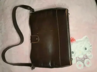 Bolso de cuero marrón vintage - miniatura 3