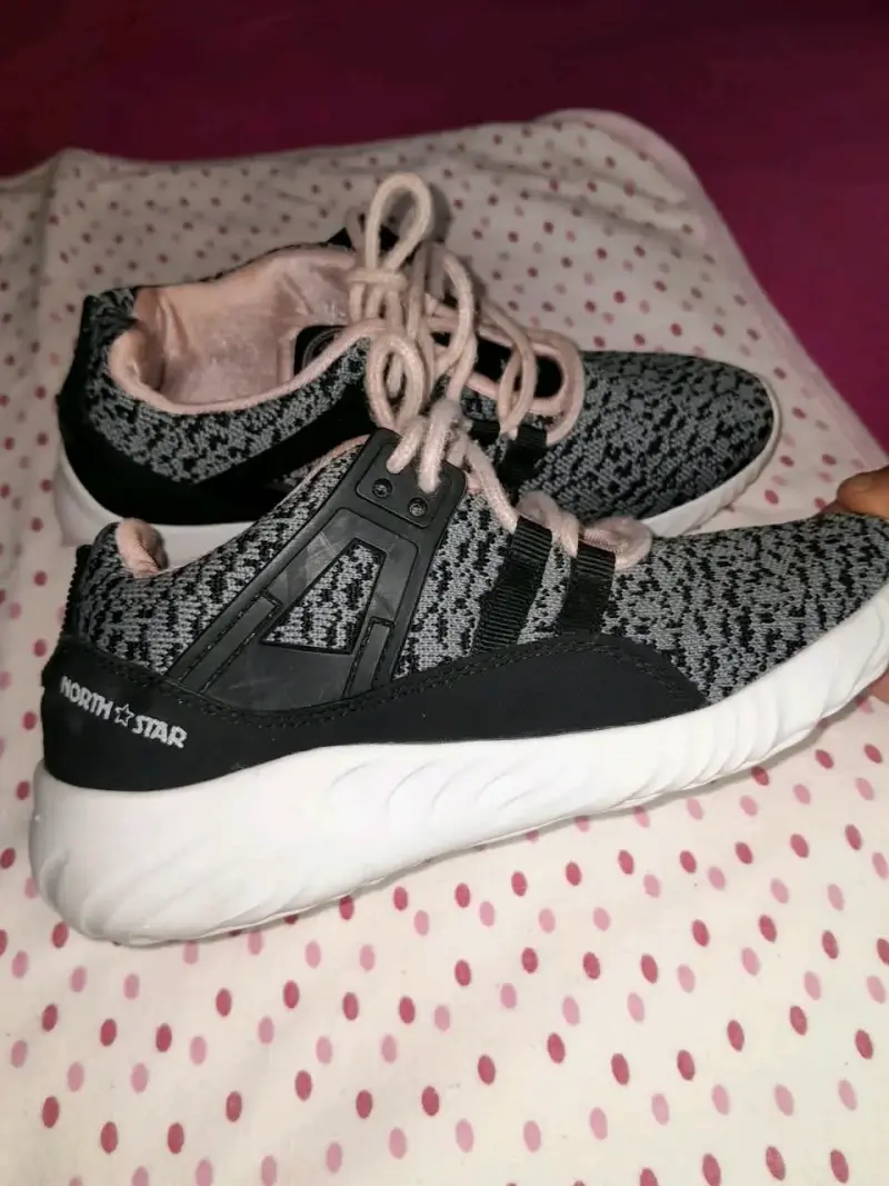 Zapatillas deportivas North Star negras y blancas - 2