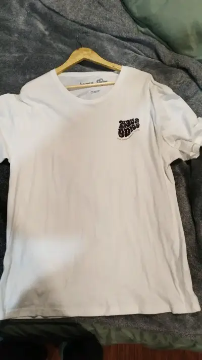 Polera Blanca Estampada Kaya Unite Talla L - miniatura 1