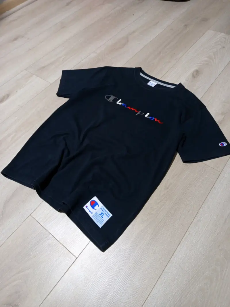 Polera Champion Negra Logo Bordado Talla XL - 2