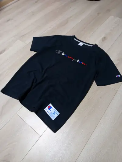 Polera Champion Negra Logo Bordado Talla XL - miniatura 2