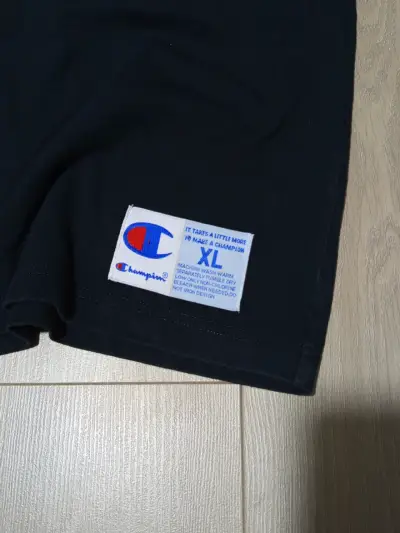 Polera Champion Negra Logo Bordado Talla XL - miniatura 3