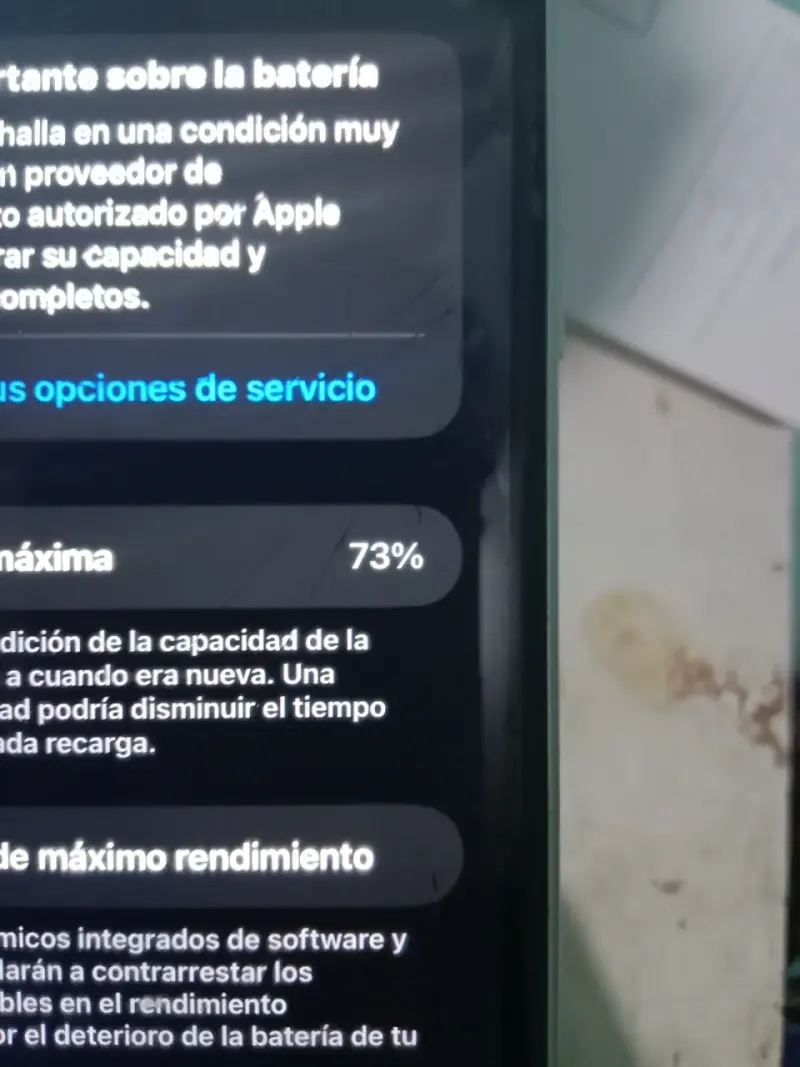 iPhone 11 Blanco en Buen Estado - 4