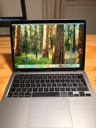 MacBook Air 13” 2020 i5 8GB 512GB SSD Space Gray - miniatura 1
