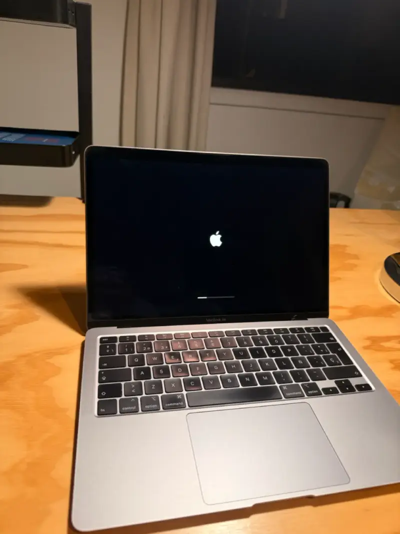 MacBook Air 13” 2020 i5 8GB 512GB SSD Space Gray - 2