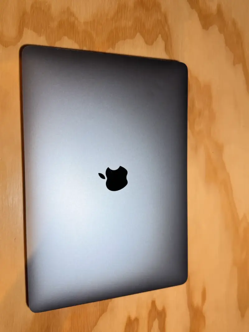 MacBook Air 13” 2020 i5 8GB 512GB SSD Space Gray - 4